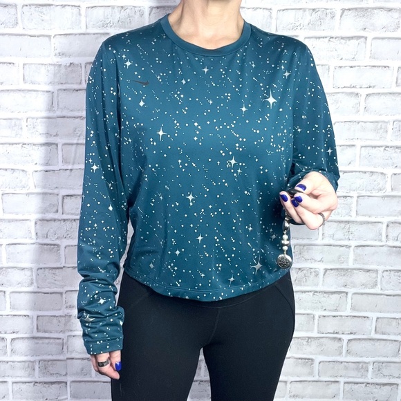 🏃‍♀️ |•NIKE•| Dri-Fit Long Sleeve Top - Picture 1 of 7